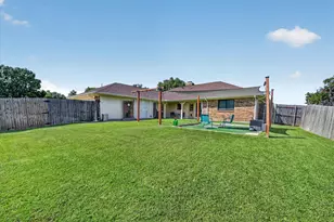 2226 Carmel Dr, Carrollton, TX 75006 - Photo 12