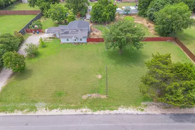816 Balkan Drive, Lancaster, TX 75134 - Photo 2