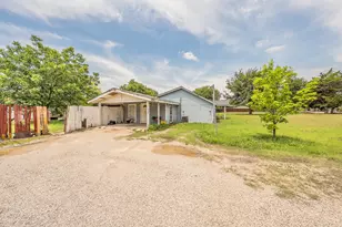 816 Balkan Dr, Lancaster, TX 75134 - Photo 12