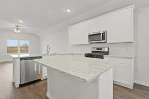 9236 Union Pacific Dr, Fort Worth, TX 76036 - Photo 4