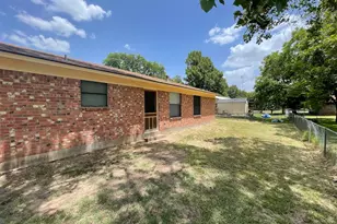 204 Cedar Ln, Tolar, TX 76476 - Photo 18