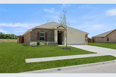 408 Comanche Drive, Cleburne, TX 76033 - Photo 2