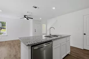 227 W Bond St, Denison, TX 75020 - Photo 10
