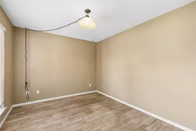 1806 Lakecrest Court, Carrollton, TX 75006 - Photo 4