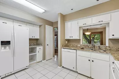 1806 Lakecrest Court, Carrollton, TX 75006 - Photo 14