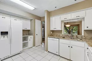 1806 Lakecrest Ct, Carrollton, TX 75006 - Photo 14