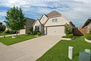 8721 Navidad Falls Dr, McKinney, TX 75071 - Photo 2