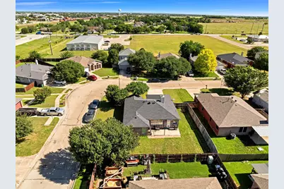 609 Lonestar Park Lane, Ponder, TX 76259 - Photo 22