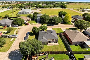 609 Lone Star Park Ln, Ponder, TX 76259 - Photo 22