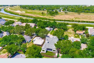 820 Edgefield Road, Fort Worth, TX 76107 - Photo 2