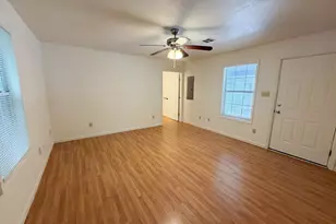 1005 S Carlton St, Ennis, TX 75119 - Photo 10