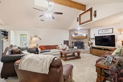 1701 N Saint Charles Avenue, Pilot Point, TX 76258 - Photo 12