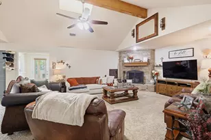 1701 N St Charles Ave, Pilot Point, TX 76258 - Photo 12