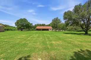 1701 N St Charles Ave, Pilot Point, TX 76258 - Photo 24