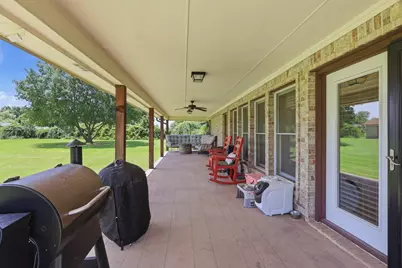 1701 N Saint Charles Avenue, Pilot Point, TX 76258 - Photo 16