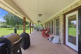 1701 N St Charles Ave, Pilot Point, TX 76258 - Photo 16