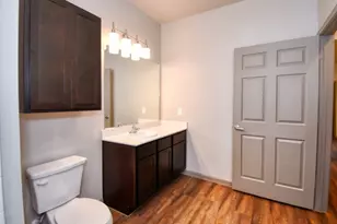 4800 W Illinois Ave, Dallas, TX 75211 - Photo 12