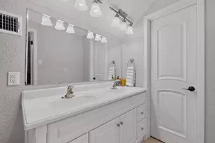 305 Rock And Roll Ln, Mabank, TX 75156 - Photo 18