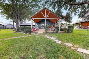 305 Rock And Roll Ln, Mabank, TX 75156 - Photo 24