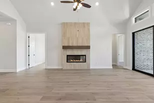 201 Cross Timbers St, Azle, TX 76020 - Photo 6