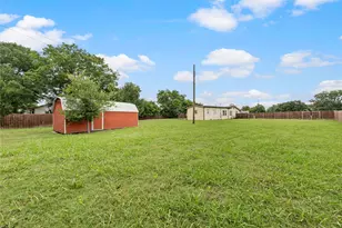 1305 S Robinson Dr, Robinson, TX 76706 - Photo 2