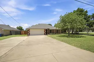 1519 Shawnee Rd, Red Oak, TX 75165 - Photo 2