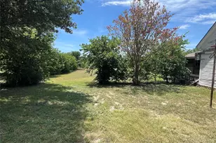 549 E Elm St, Dublin, TX 76446 - Photo 2