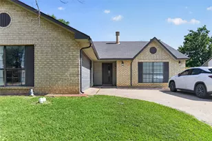 3825 Hackberry Ln, Bedford, TX 76021 - Photo 4