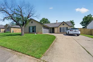 3825 Hackberry Ln, Bedford, TX 76021 - Photo 2