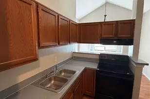 4122 Cochise Dr, Balch Springs, TX 75180 - Photo 4