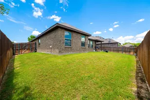 105 Cheryl Dr, Keene, TX 76059 - Photo 24
