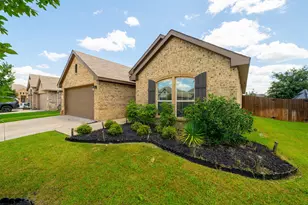 105 Cheryl Dr, Keene, TX 76059 - Photo 4