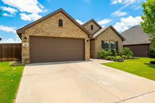 105 Cheryl Dr, Keene, TX 76059 - Photo 2