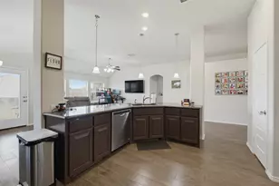 105 Cheryl Dr, Keene, TX 76059 - Photo 14