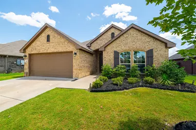 105 Cheryl Drive, Keene, TX 76059 - Photo 4