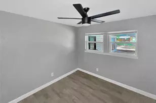 1306 Elby St, Irving, TX 75061 - Photo 10