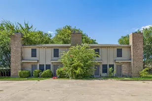 313 Cambridge Dr, Saginaw, TX 76179 - Photo 1