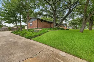 9700 Brookwood Cir, Woodway, TX 76712 - Photo 6