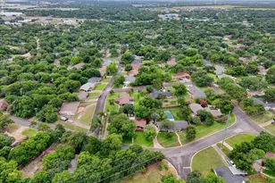 9700 Brookwood Cir, Woodway, TX 76712 - Photo 40
