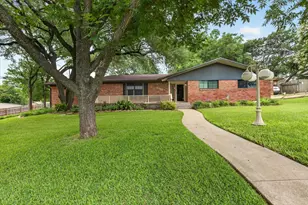 9700 Brookwood Cir, Woodway, TX 76712 - Photo 2