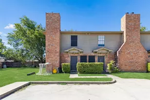 321 Cambridge Dr, Saginaw, TX 76179 - Photo 2