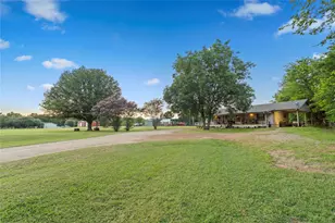 15197 Farm Road 71 E, Sulphur Bluff, TX 75481 - Photo 30