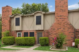 405 Cambridge Dr, Saginaw, TX 76179 - Photo 2