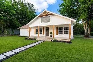 1325 Navarro Dr, Corsicana, TX 75110 - Photo 1