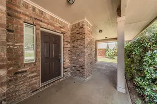 600 Beeman Dr, Arlington, TX 76002 - Photo 2