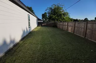4709 Lee St, Greenville, TX 75401 - Photo 2