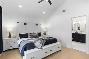 1220 Oxford Ln, Grapevine, TX 76051 - Photo 18