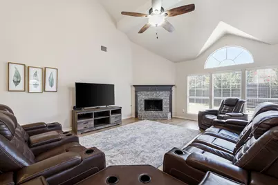 4312 Nicholas Court, Grand Prairie, TX 75052 - Photo 10