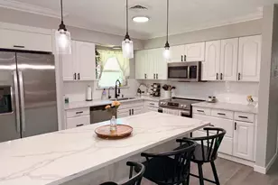 2227 Cambridge Dr, Irving, TX 75061 - Photo 2