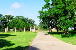 2517 County Rd 425, Cleburne, TX 76031 - Photo 32